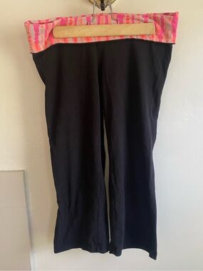 Motherhood Maternity Foldover Crop Leggings